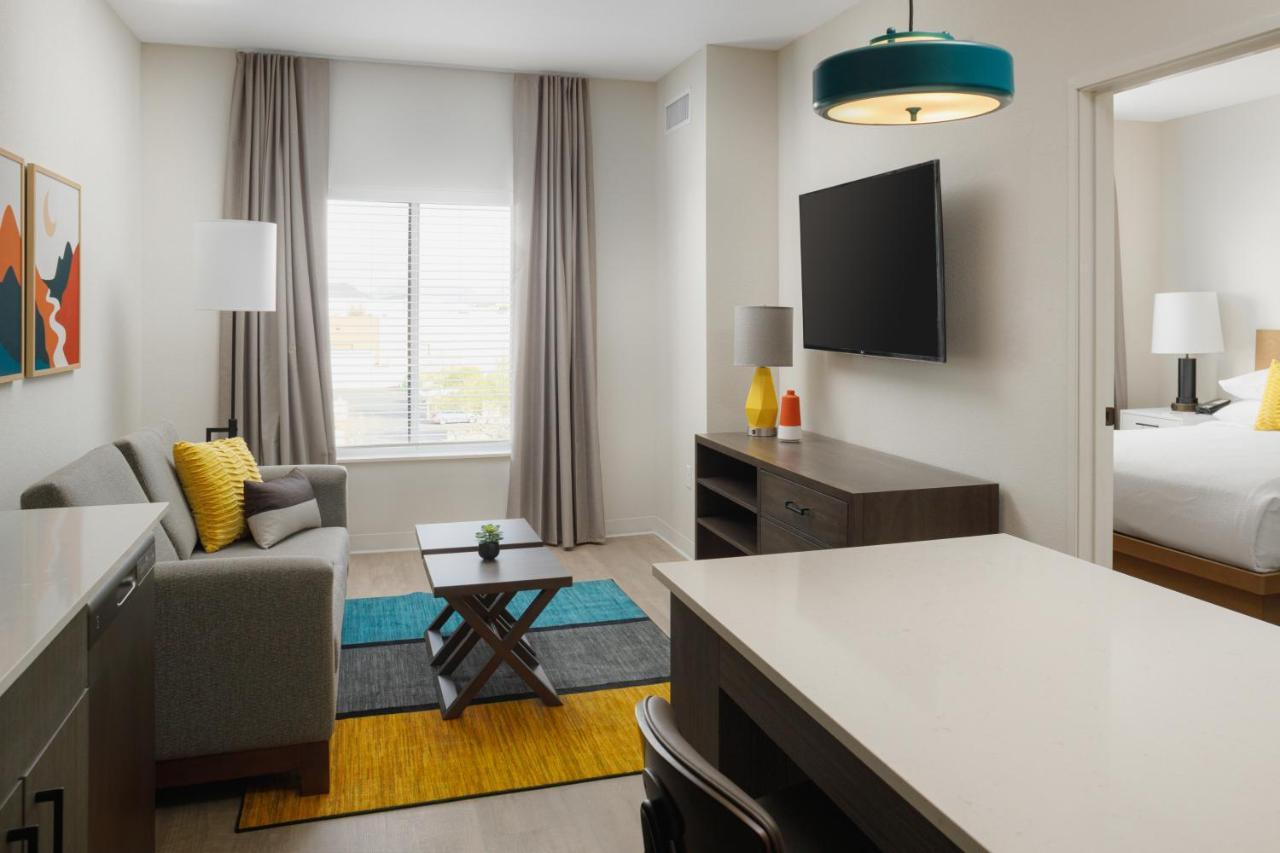 Waterwalk Extended Stay By Wyndham Jacksonville Deerwood Pk Bagian luar foto
