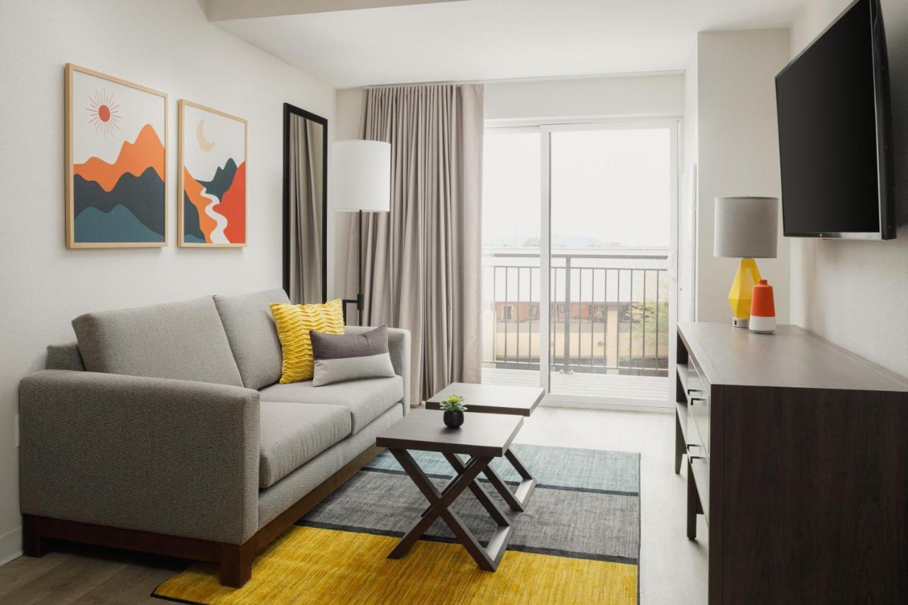 Waterwalk Extended Stay By Wyndham Jacksonville Deerwood Pk Bagian luar foto