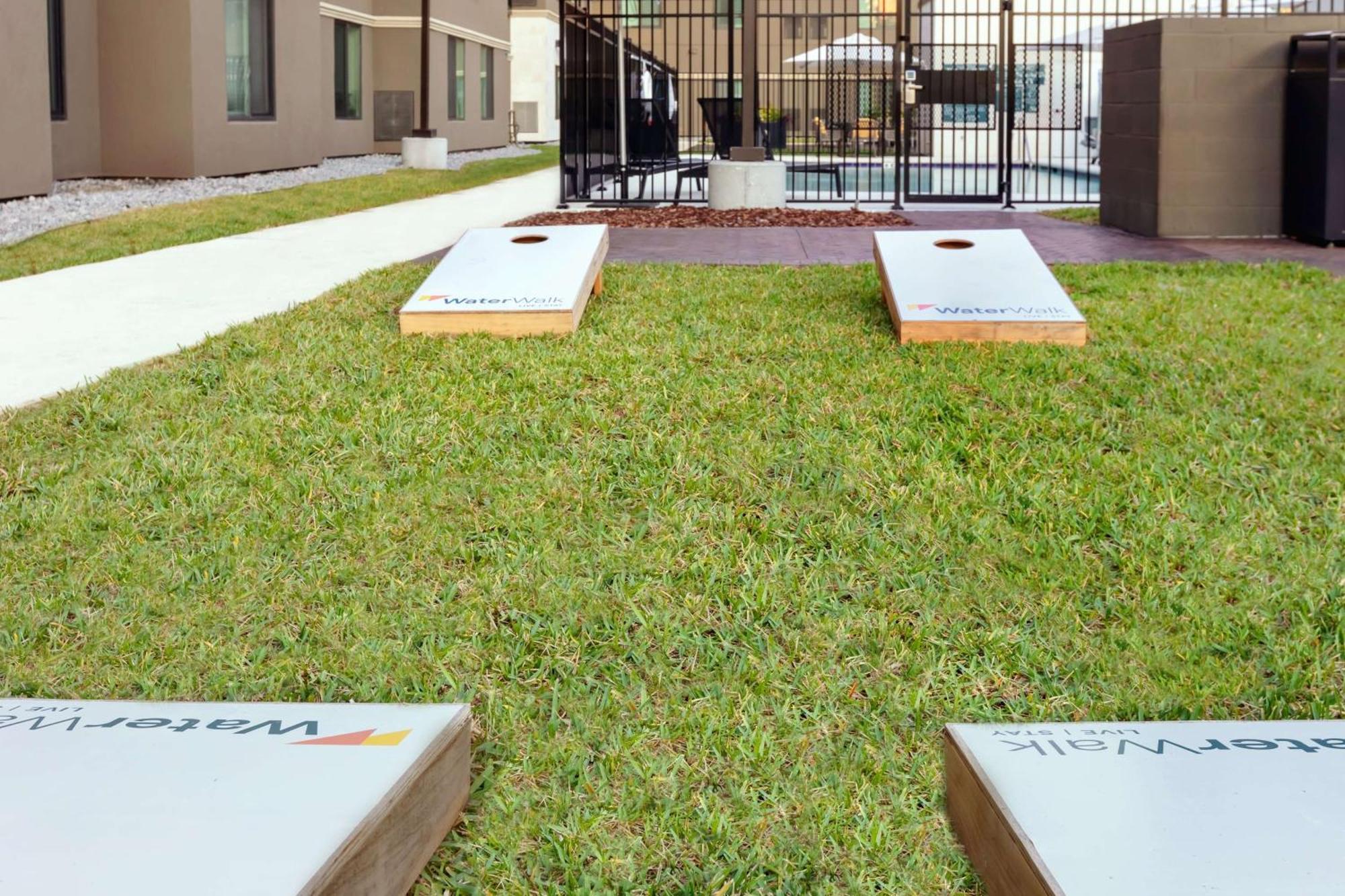 Waterwalk Extended Stay By Wyndham Jacksonville Deerwood Pk Bagian luar foto
