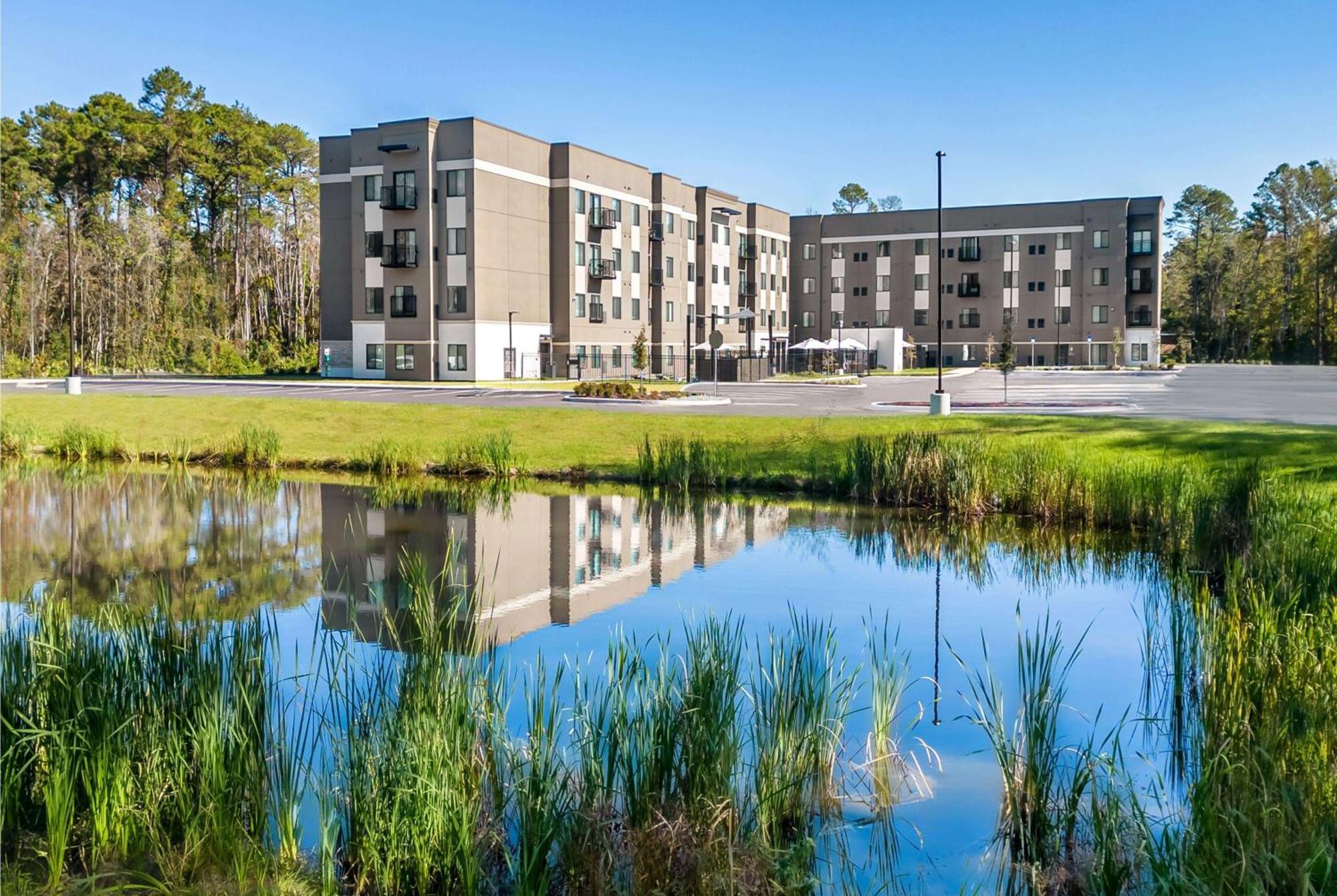 Waterwalk Extended Stay By Wyndham Jacksonville Deerwood Pk Bagian luar foto